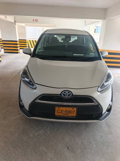 Toyota Sienta 2016