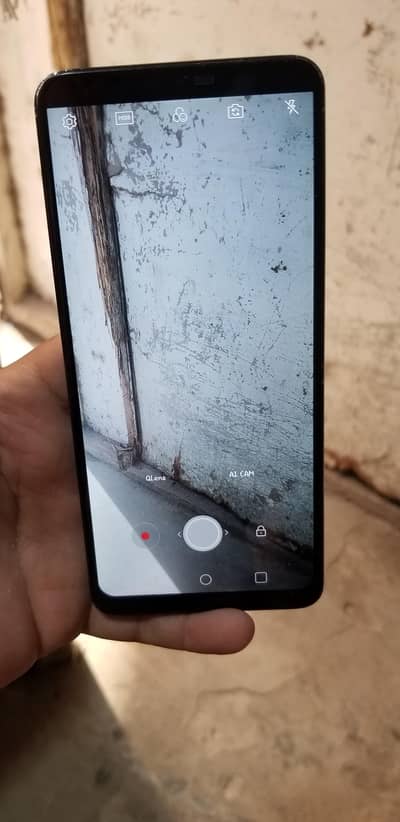 LG Q9 [4gb 64gb non pta] 03079436021 cal me