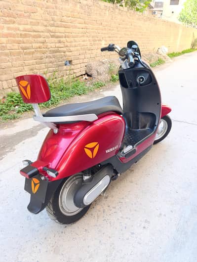 Scooty Yadea M3