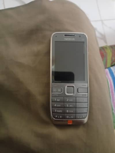 Nokia E52