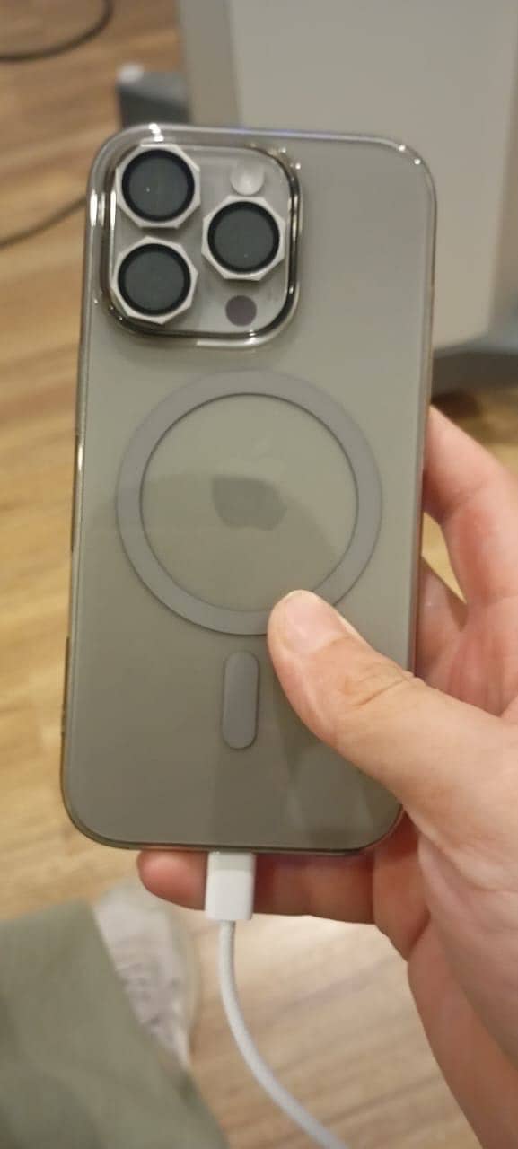 Iphone 16 pro 3