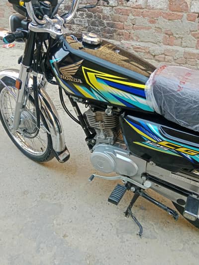 HONDA 125 MODEL 2026 APL 4 USE NHI KIYA ONLY 450 KM CHALA HAI