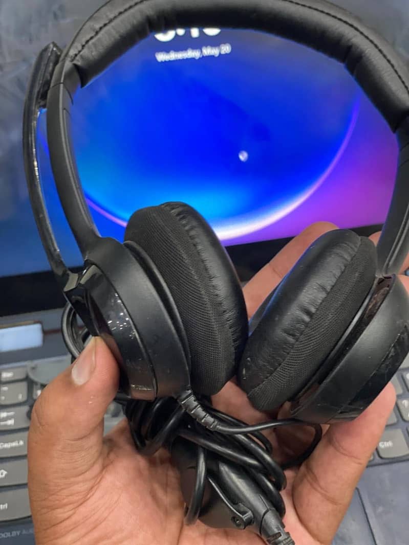Logitech H390 1