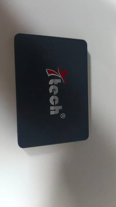 1TB SATA SSD – Excellent Condition