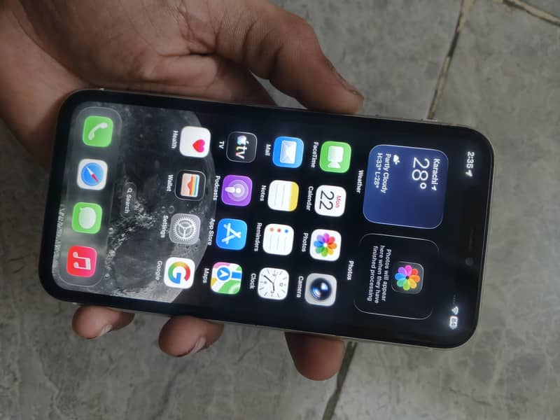 Apple iPhone 11 3