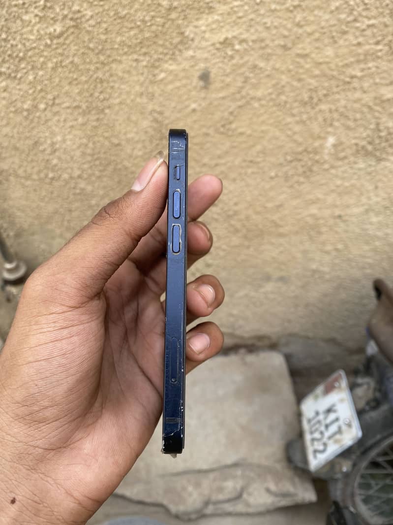 iPhone 12 mini 3