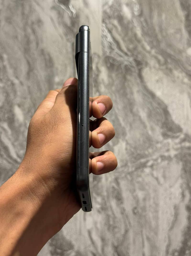 Google Pixel 8 4