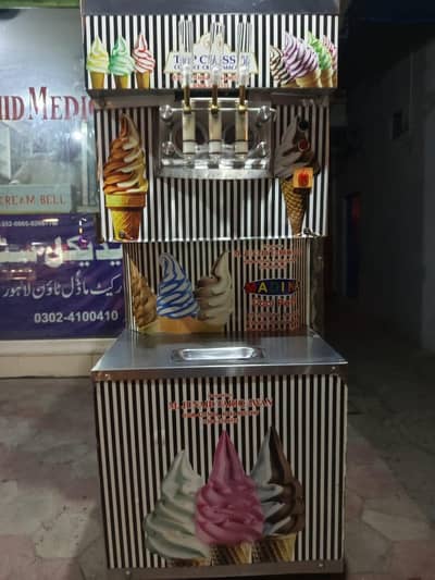 COMMERCIAL ICE CREAM MACHINE FOR SALE EXCELLENT CONDITION