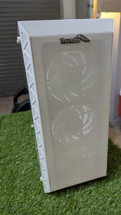Thunder white gaming case with 3 argb fans