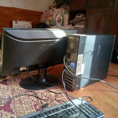 HP Compaq 6305 SFF Desktop PC with 8GB RAM, 500GB HDD + 20” LCD Monito