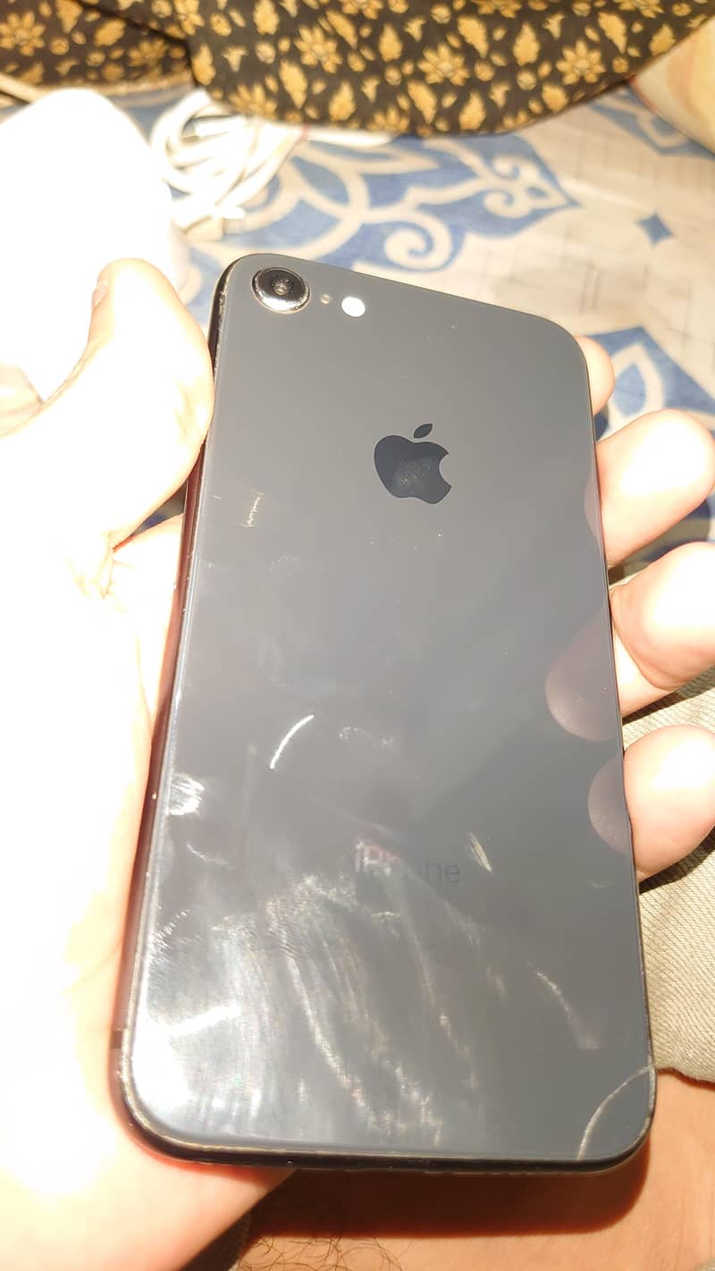 Apple iPhone 8 1