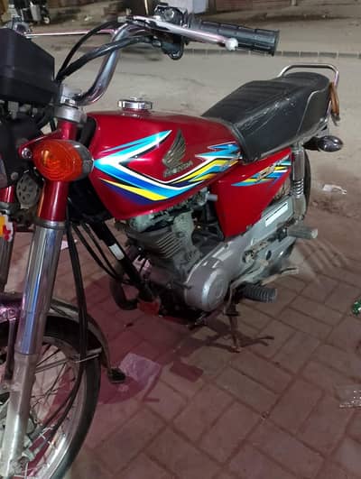 assalamualaikum Honda 125 for sale 03128637120