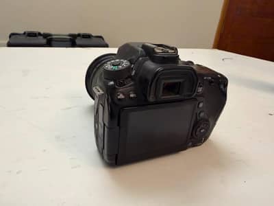 Canon camera 80 d