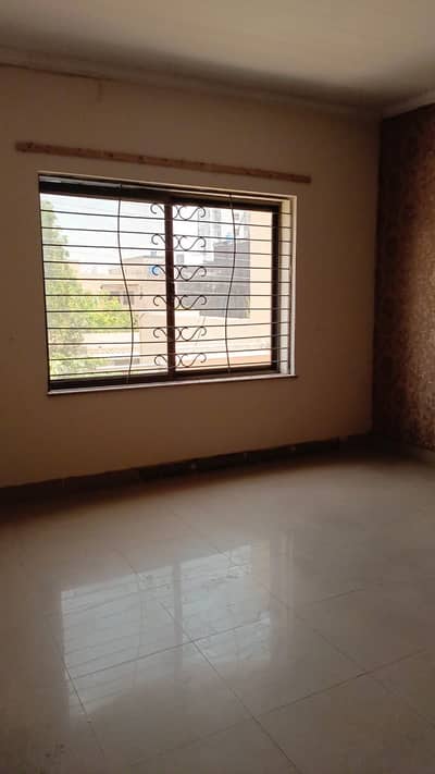 1.5 KANAL AVAILABLE FOR RENT. JOHAR TOWN PHASE 1
