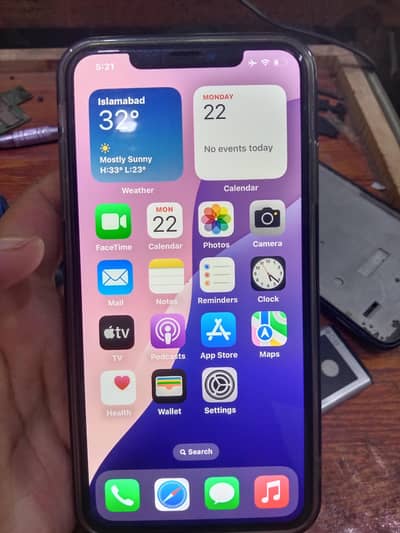 XS max big condition hai 10 by 10 hai all ok hai battery health 77 hai