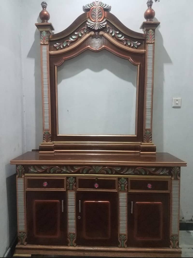 Dressing table 0
