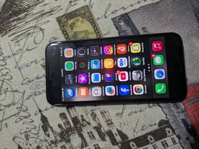 Apple iPhone SE