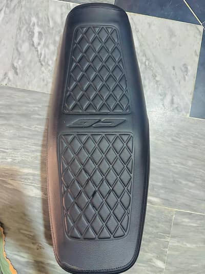 CG 125 seat