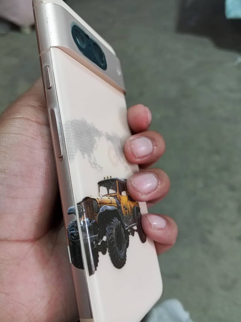 Google Pixel 8 4