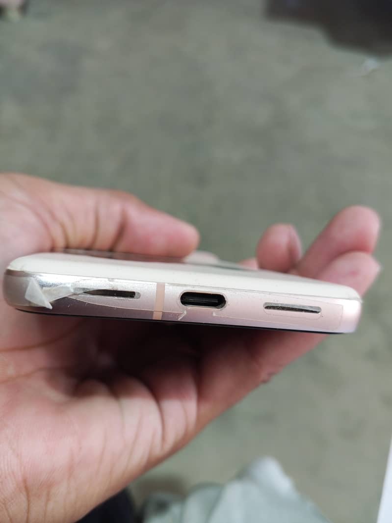 Google Pixel 8 6