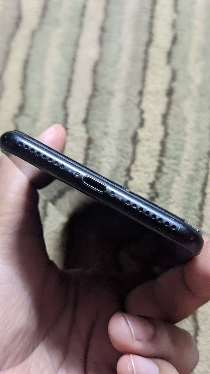 Apple iPhone 7 Plus 5