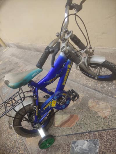Kids cycle 12/14 number(size) 9/10 good condition.