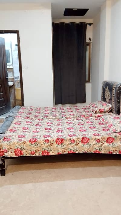 1 BED FURNISHED FLAT FOR RENT (BACHLOUR)