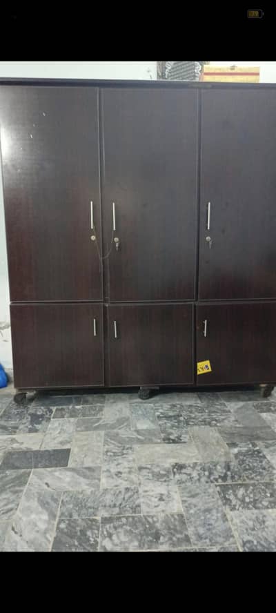 tiple door almari