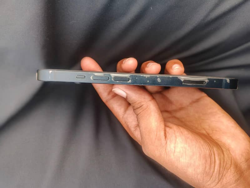 Apple iPhone 13 3