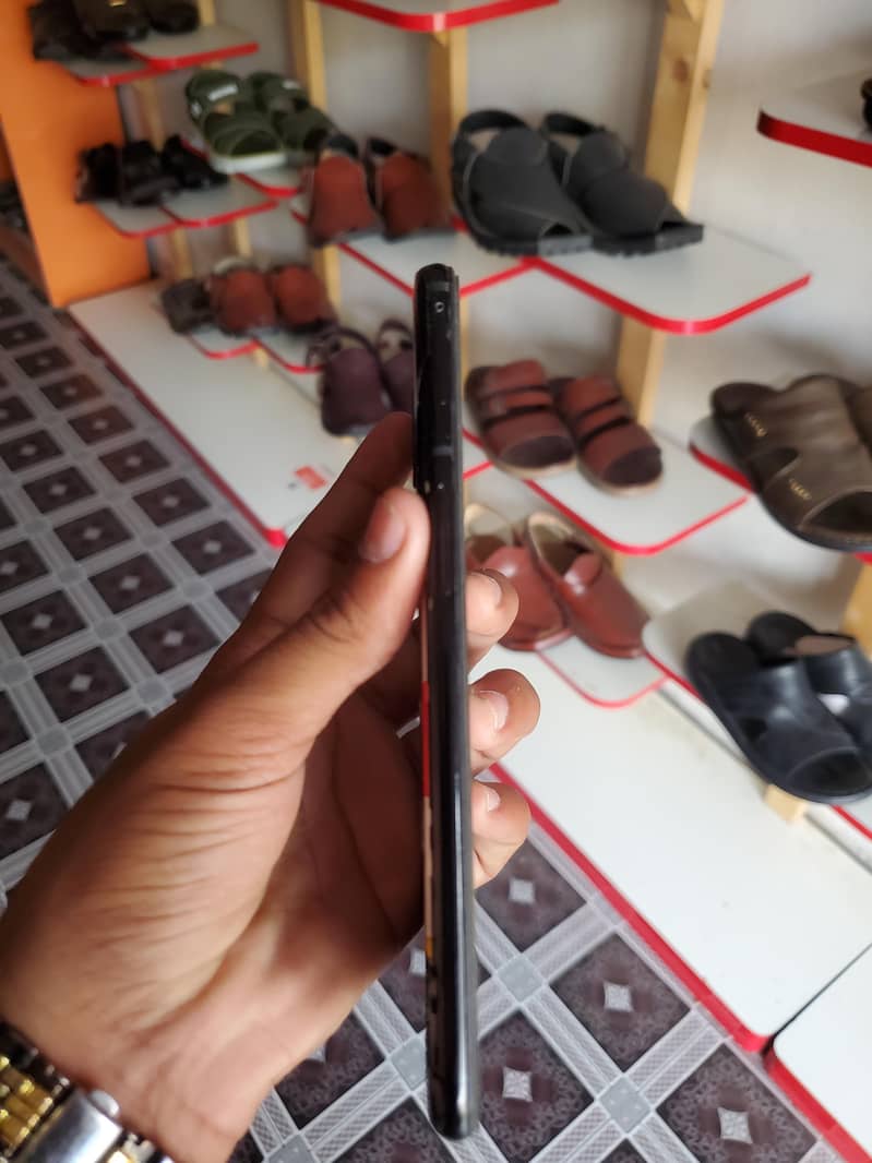 One Plus 6T 4