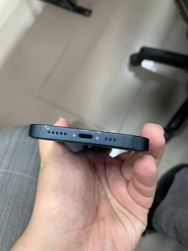 Apple iPhone 13 6