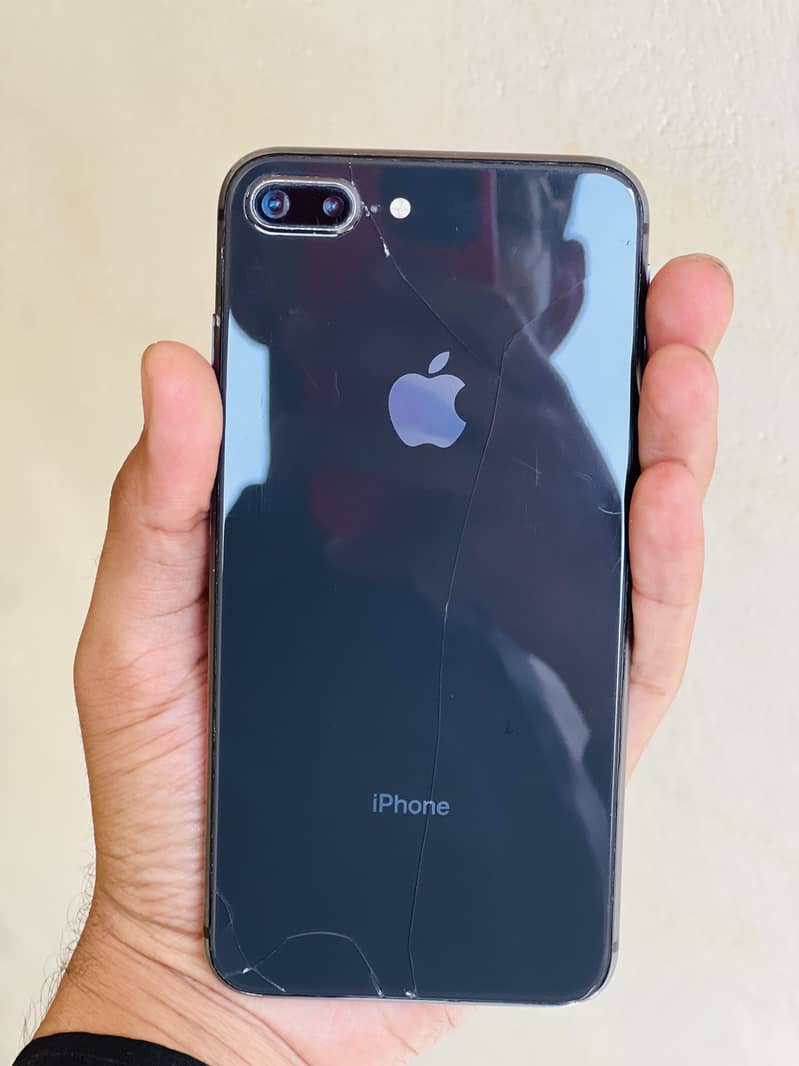 Apple iPhone 8 Plus 0