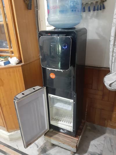 water dispenser with refrigerator .