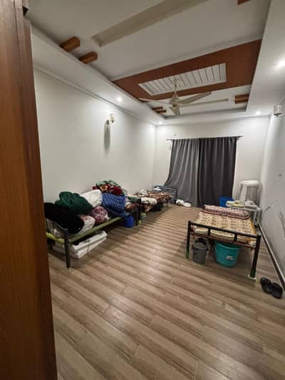 G-13/2 7 Marla Ground Portion for Rent Rent: 90,000 PKR