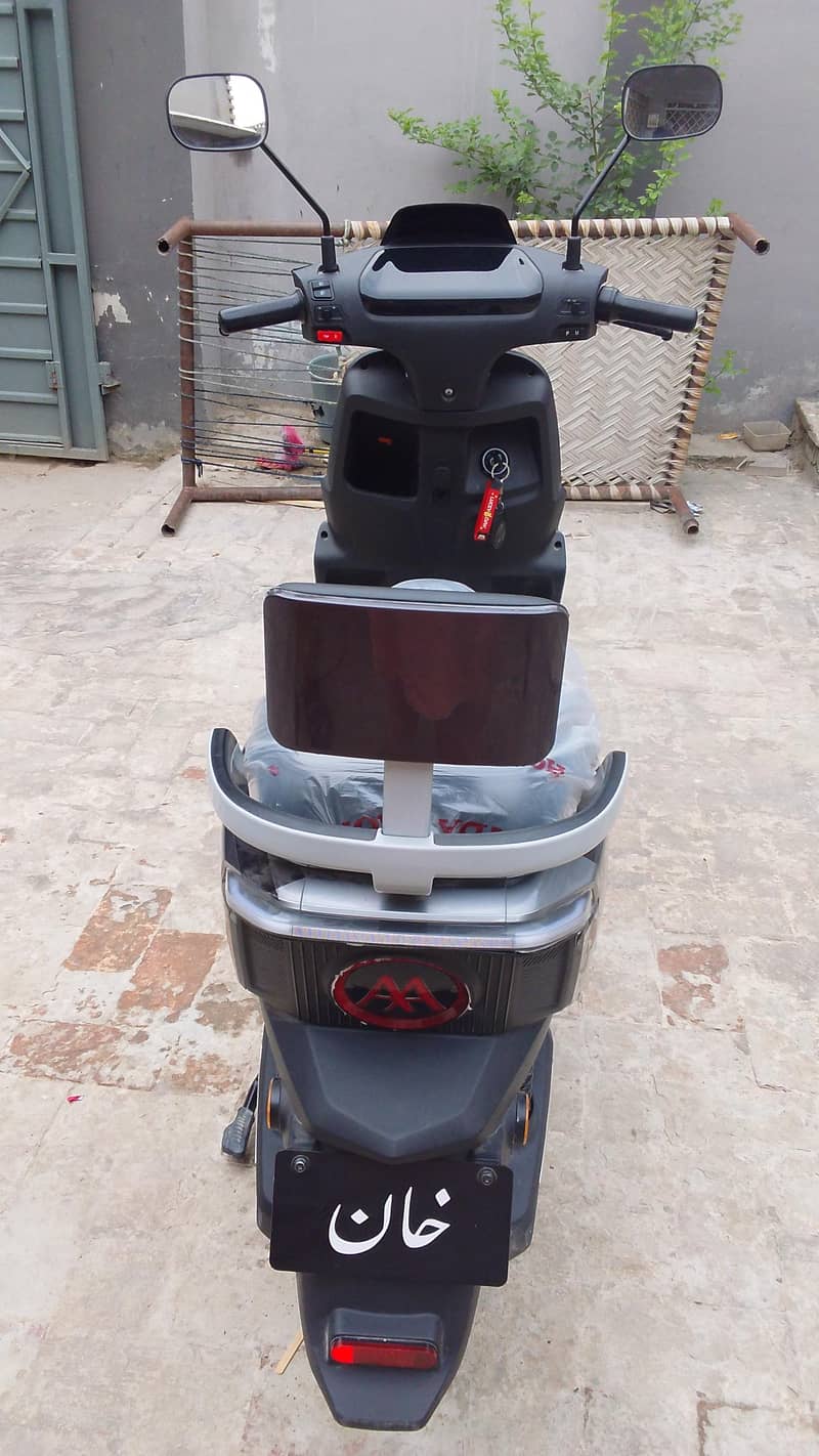 Scooty 0