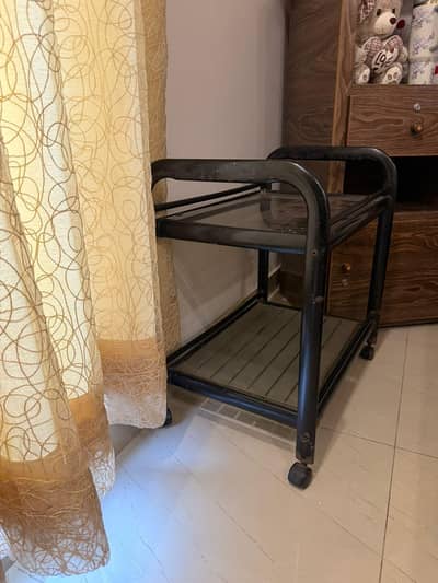serving table