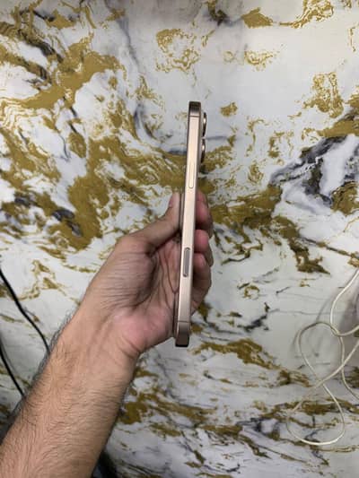 Apple iPhone 16 Pro Max