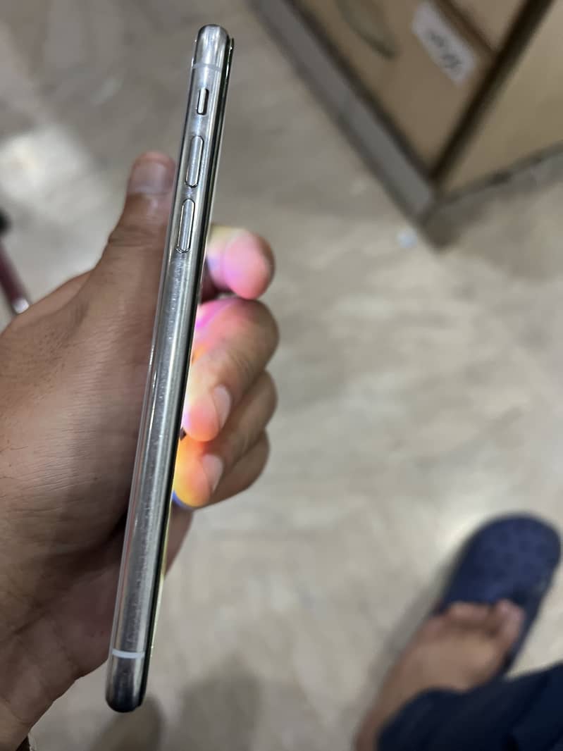 Apple iPhone X 5