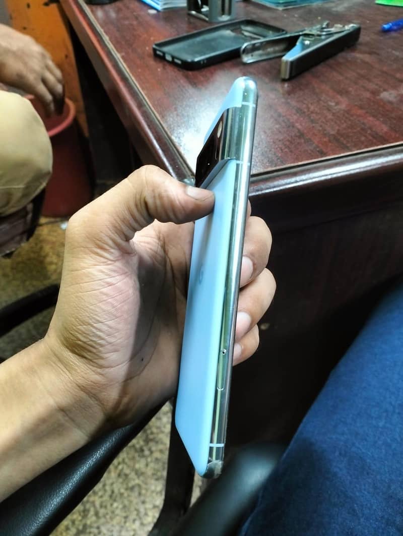 Google Pixel 8 Pro 3