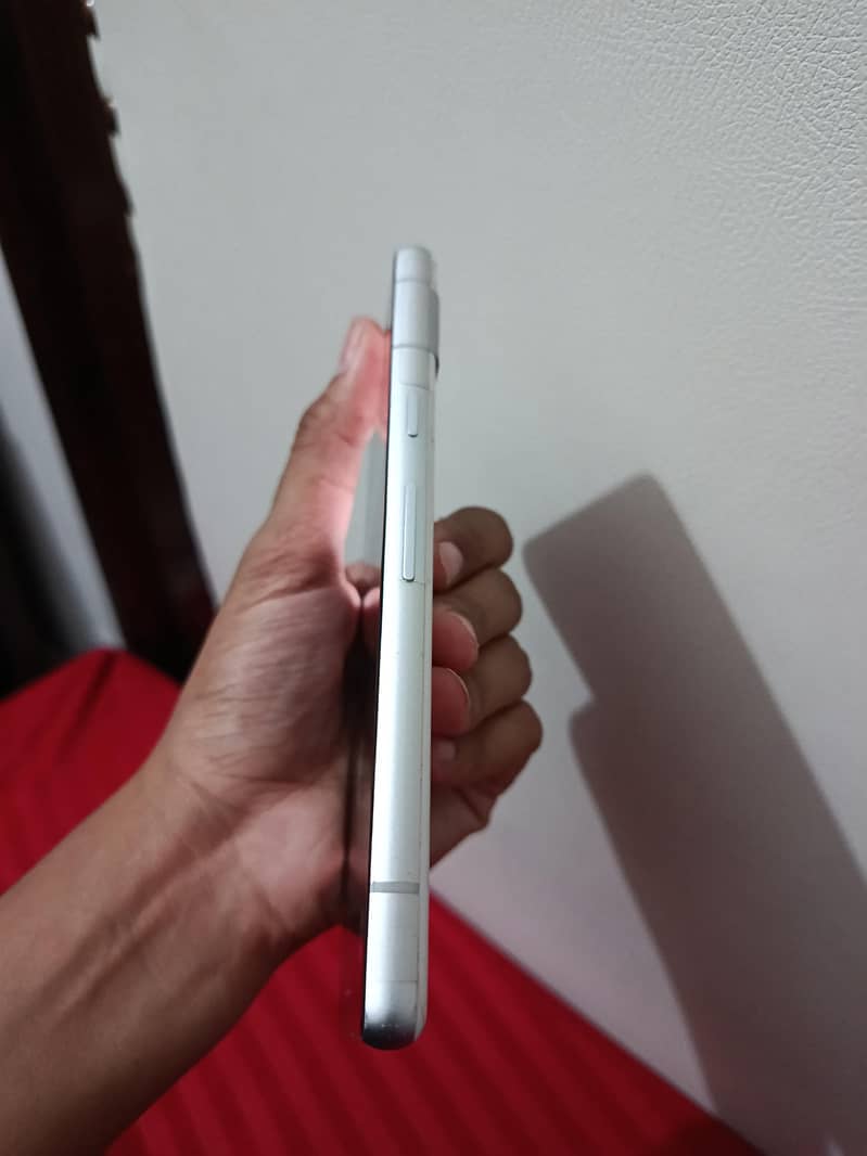 Google Pixel 7a 2