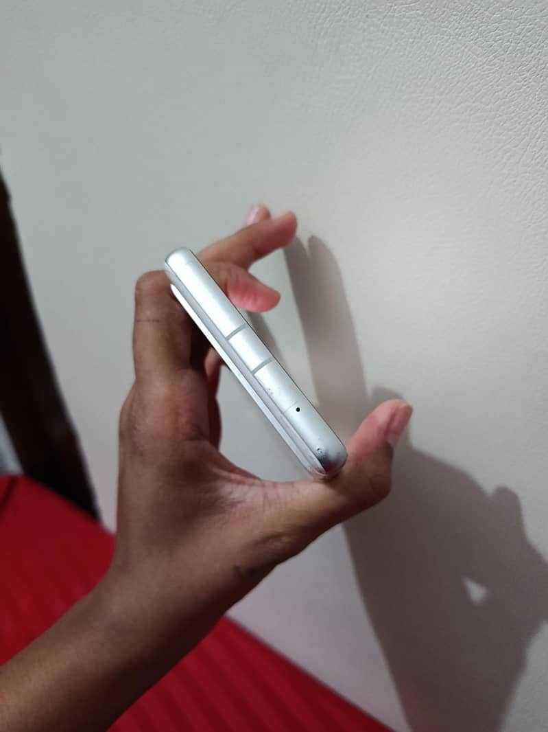 Google Pixel 7a 5