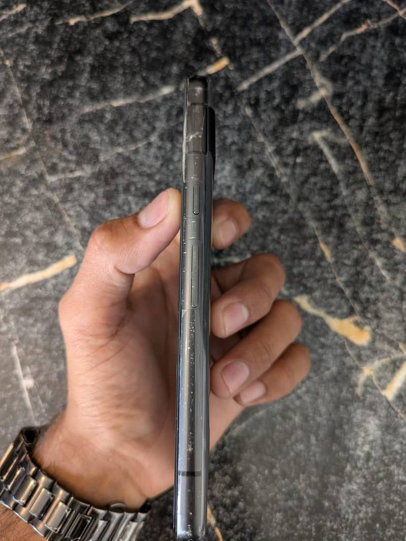 Google Pixel 7a 5