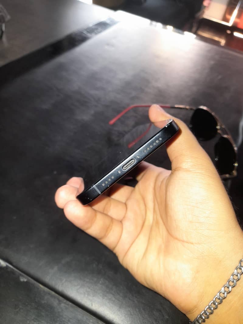 Apple iPhone 16 plus 2