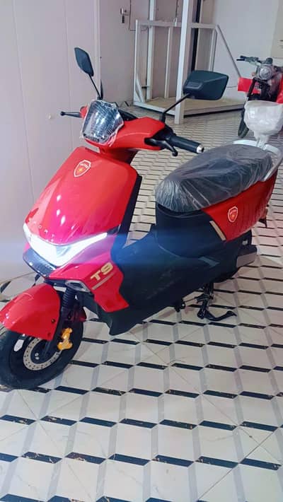 Electric scooty