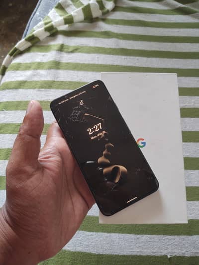 Google pixel 5 8/128 with box approved glass crack