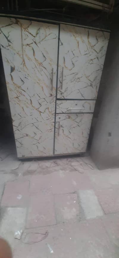 wardrobe full size