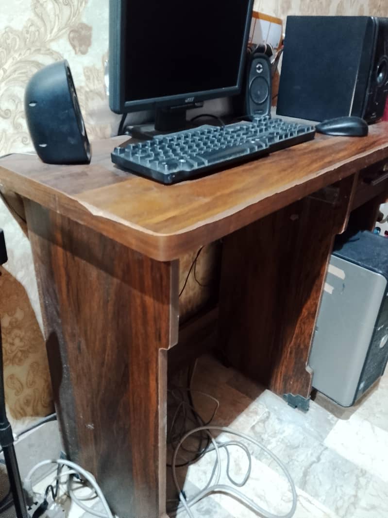 computer table 1