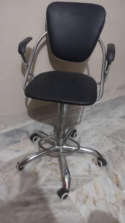 Ikea show rack or hydrolic counter chairs