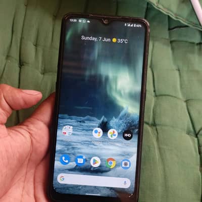 4GB 128 GB back total damage Hai touch thoda sa crack hai