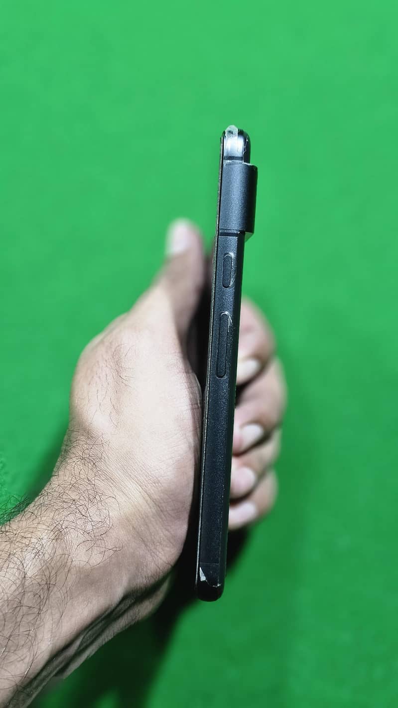 Google Pixel 8 4